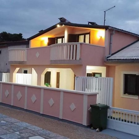Villa Gizmo à Vir Extérieur photo