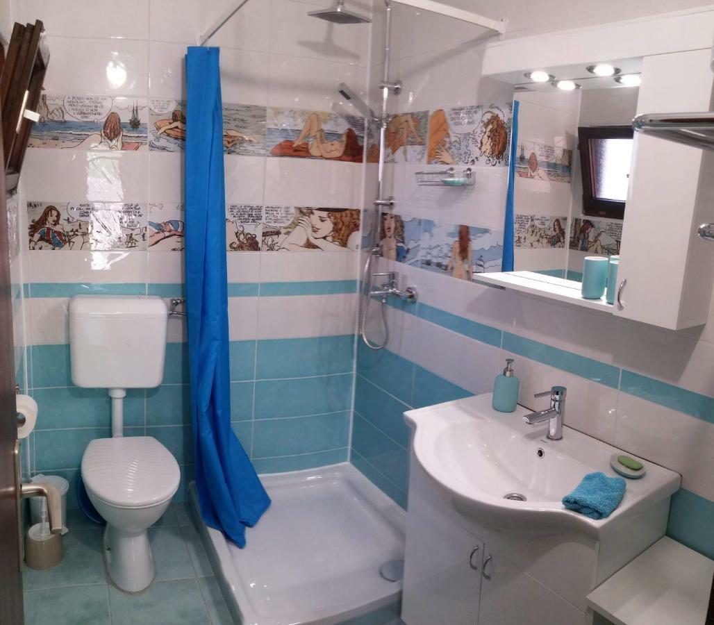 Villa Gizmo à Vir Extérieur photo