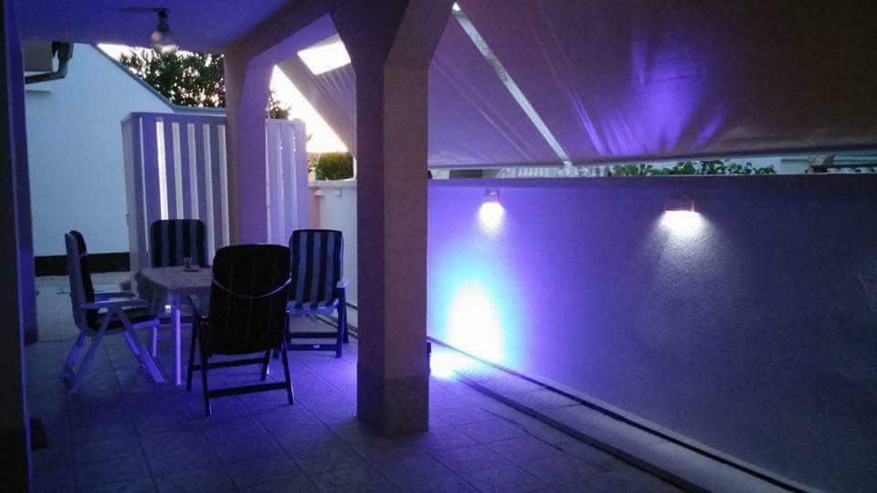 Villa Gizmo à Vir Extérieur photo